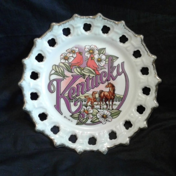 M.C. Art Co Other - Vintage KENTUCKY Open Lace Porcelain Souvenir Collectible Plate M.C. ART…